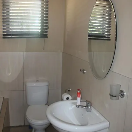 Mbopha Guest House Ulundi Exterior photo