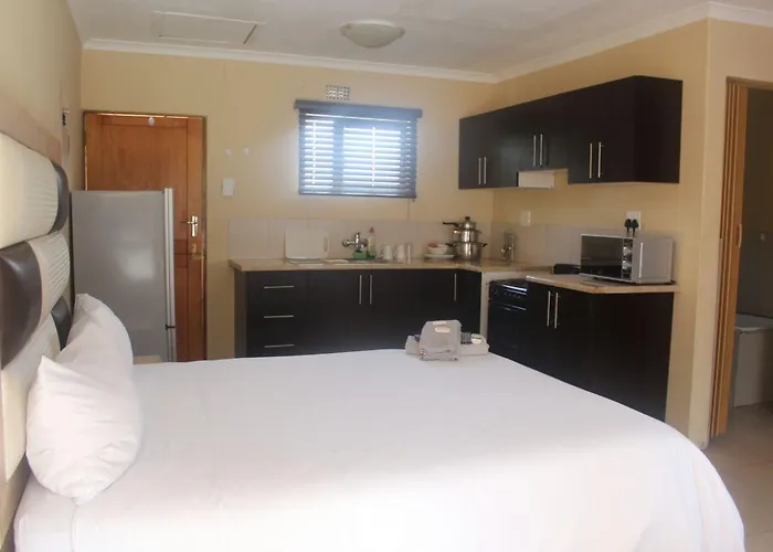 Mbopha Guest House