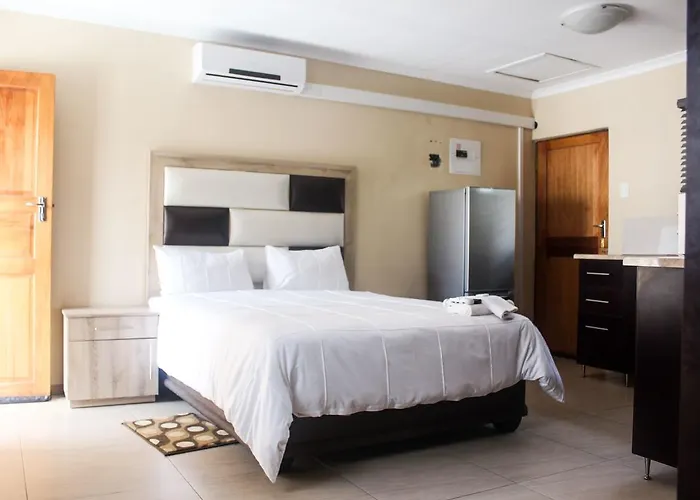 Mbopha Guest House